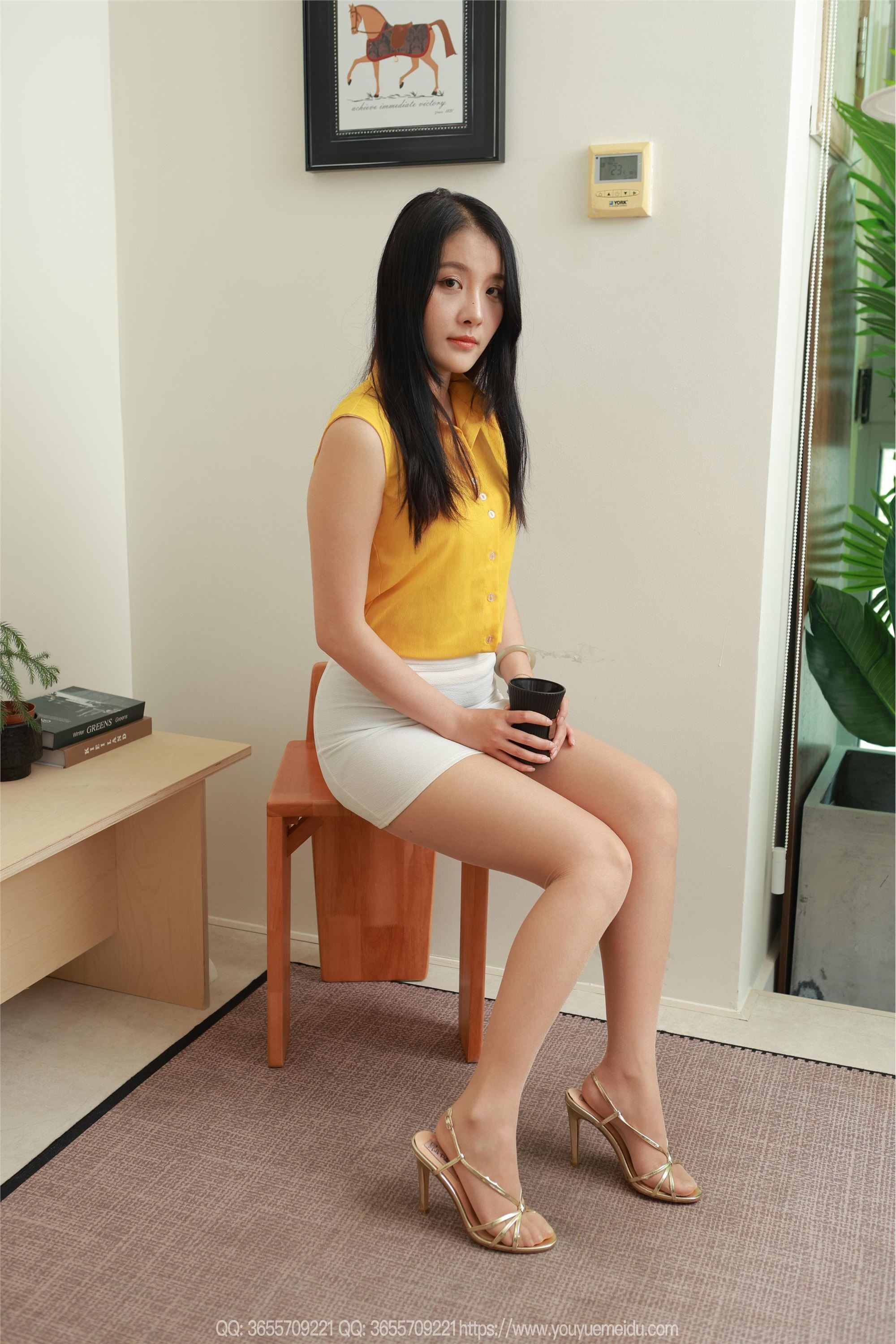 IESS异思趣向  2025.06.17 丝享家 2082 婉萍《白色包臀裙》